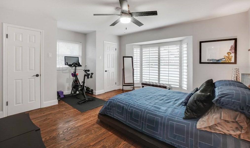 10406 Royal Clb Ln, Dallas TX 75229-5048 exterior