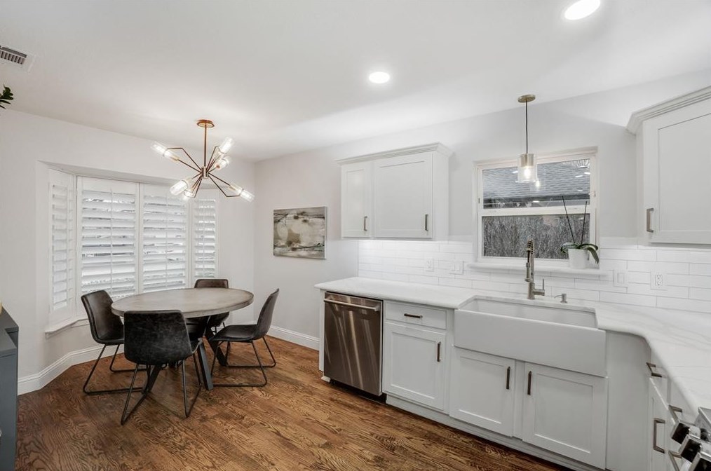 10406 Royal Clb Ln, Dallas TX 75229-5048 exterior