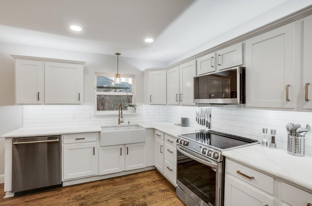 10406 Royal Clb Ln, Dallas TX 75229-5048 exterior