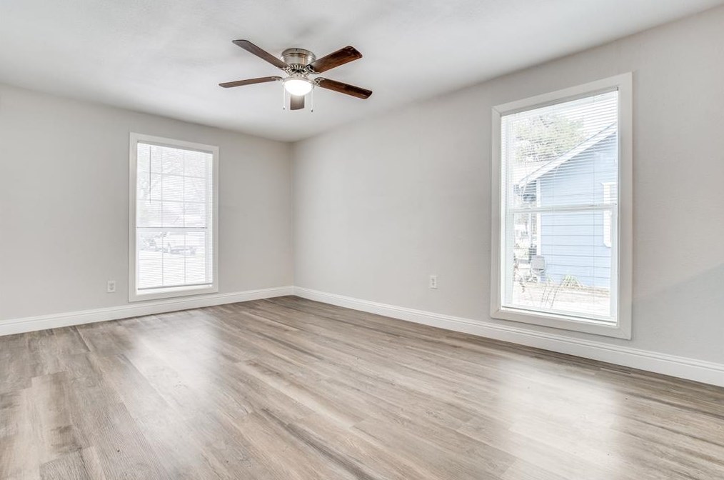 2216 Marburg St, Dallas TX  75215-4119 exterior
