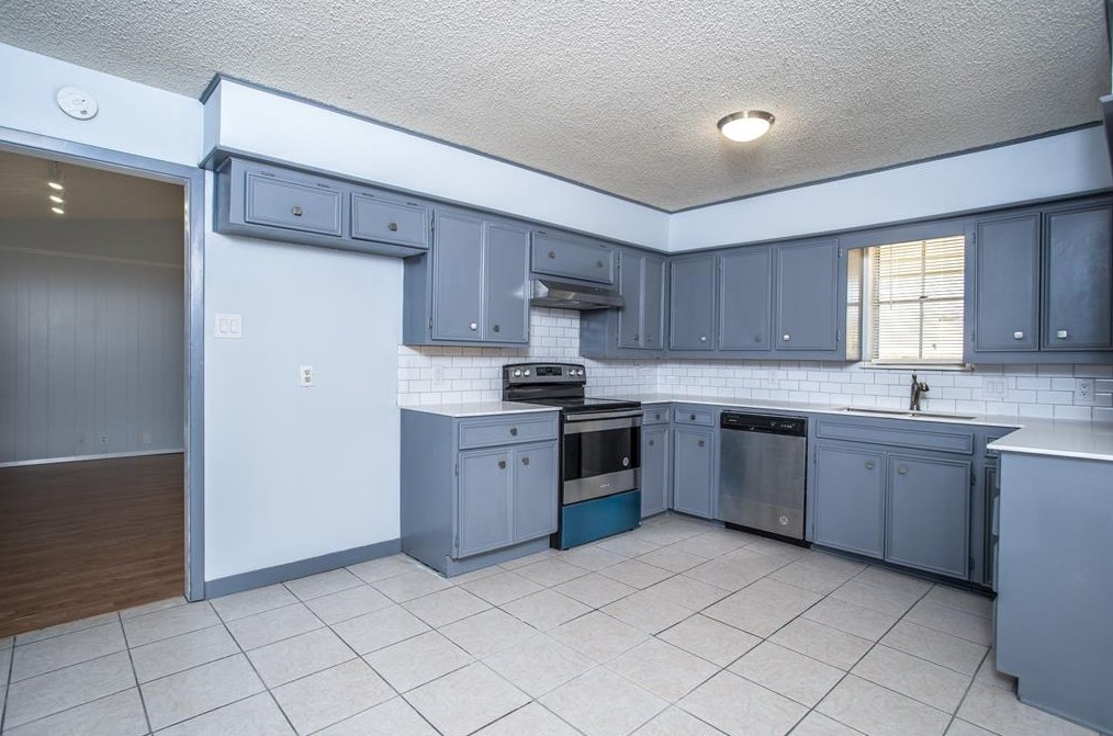 610 Woodhaven Pl, Richardson, TX 75081