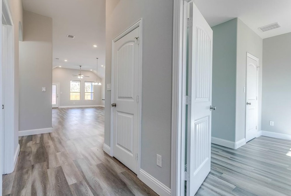 1935 Muncie Ave, Dallas TX  75212-5126 exterior