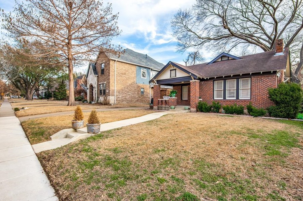 5214 Ridgedale Ave, Dallas TX  75206-6008 exterior