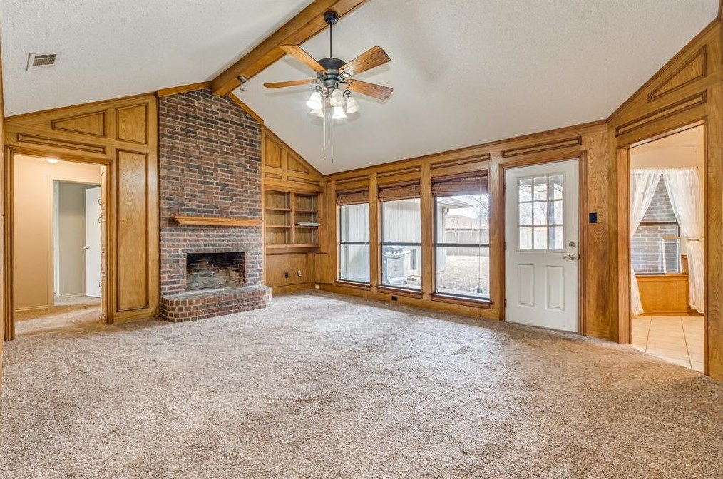 2512 Silverthorne Dr, Dallas TX  75287-5866 exterior