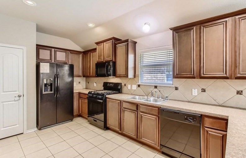 2105 Thistle Ln, Forney TX  75126-4062 exterior