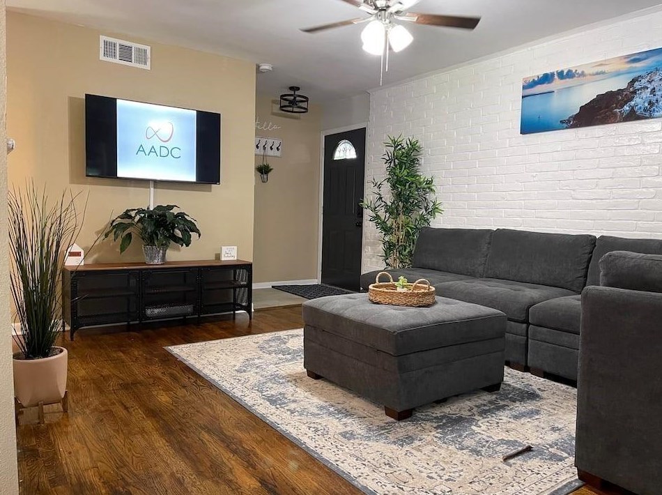 6627 Mockingbird Ln, Dallas TX 75209-5210 exterior