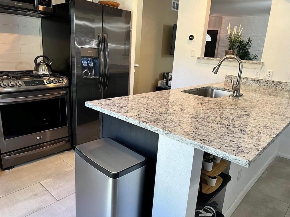 6627 Mockingbird Ln, Dallas TX 75209-5210 exterior