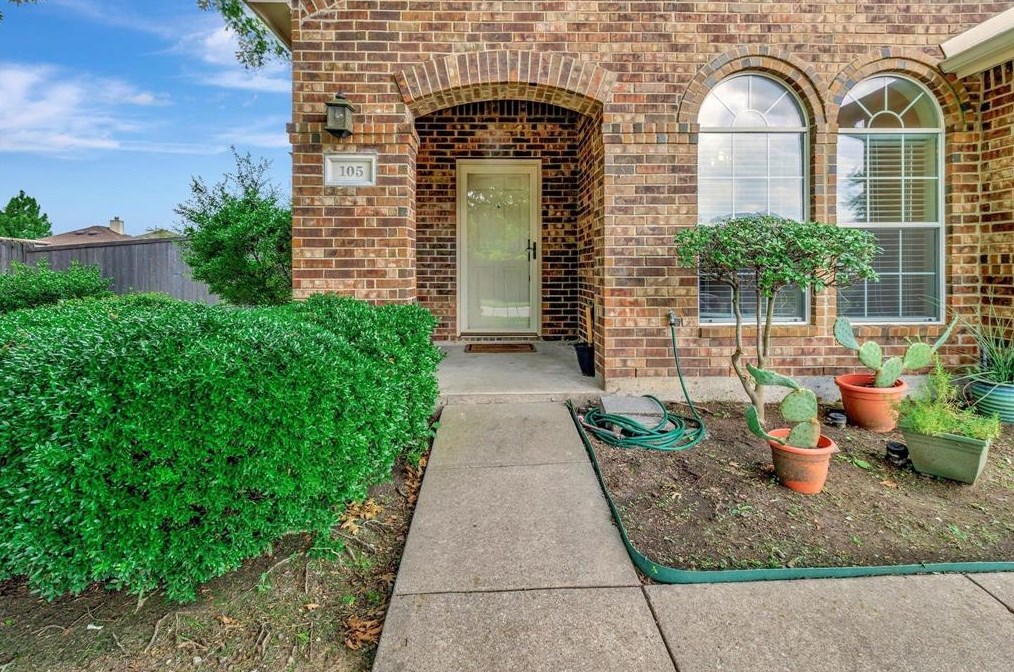 105 Wandering Dr, Forney TX  75126-4728 exterior