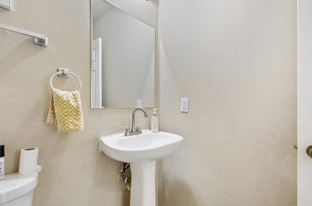 7012 Bountiful Grv Dr, Mckinney TX 75070-8611 exterior