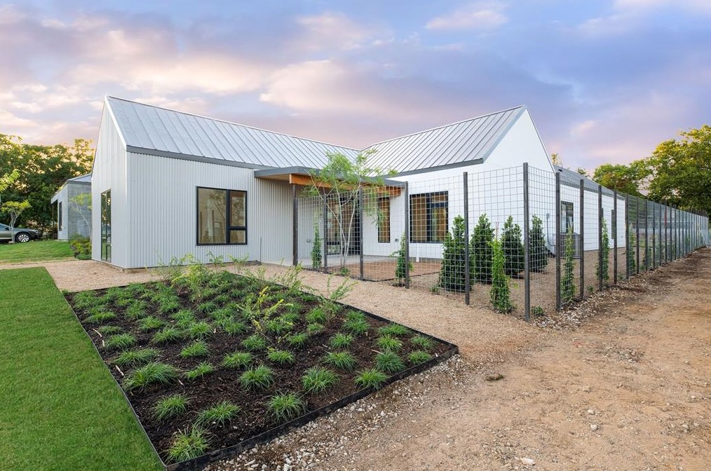 1006 Mcbroom St, Dallas TX 75212-2850 exterior