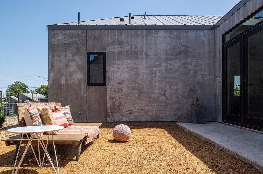 1006 Mcbroom St, Dallas TX 75212-2850 exterior