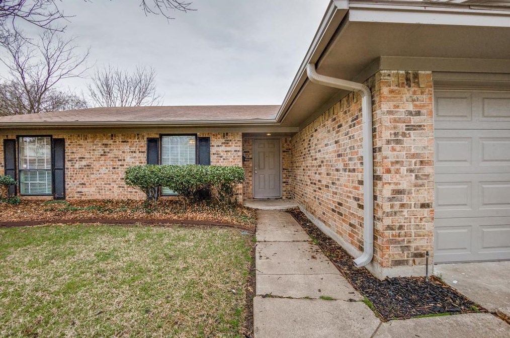 1409 Lucille Dr, Mesquite TX  75149-1927 exterior