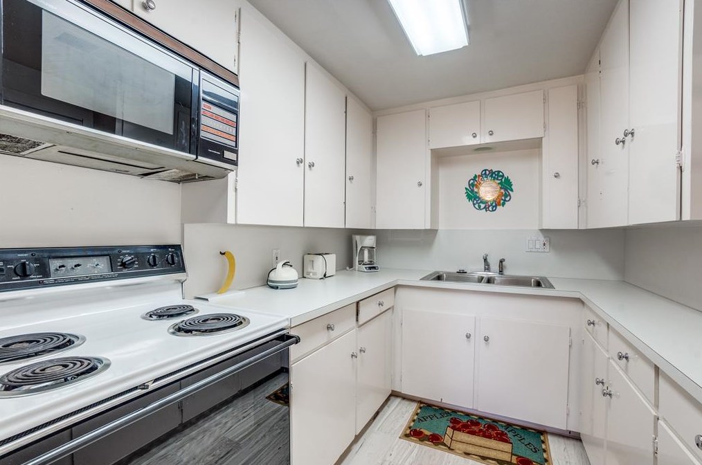 5414 Ursula Ln, Dallas TX 75229-6419 exterior