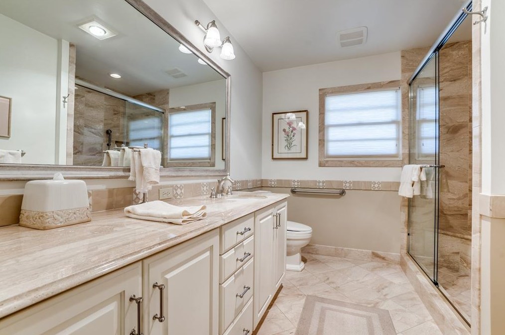 5414 Ursula Ln, Dallas TX 75229-6419 exterior