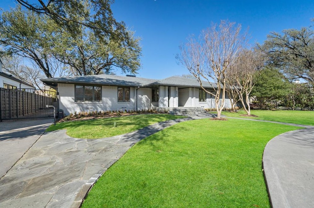 6815 Prestonshire Ln, Dallas TX  75225-2715 exterior