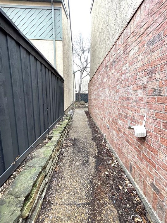 9809 Matchpoint Pl, Dallas TX  75243-4521 exterior