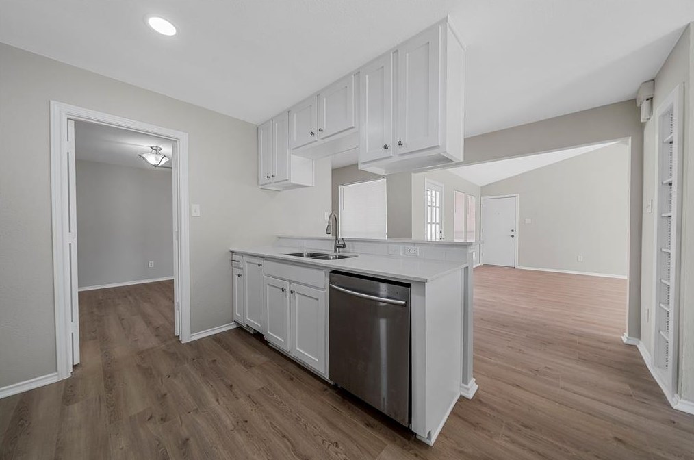 6026 White Rose Trl, Dallas TX  75248-4934 exterior
