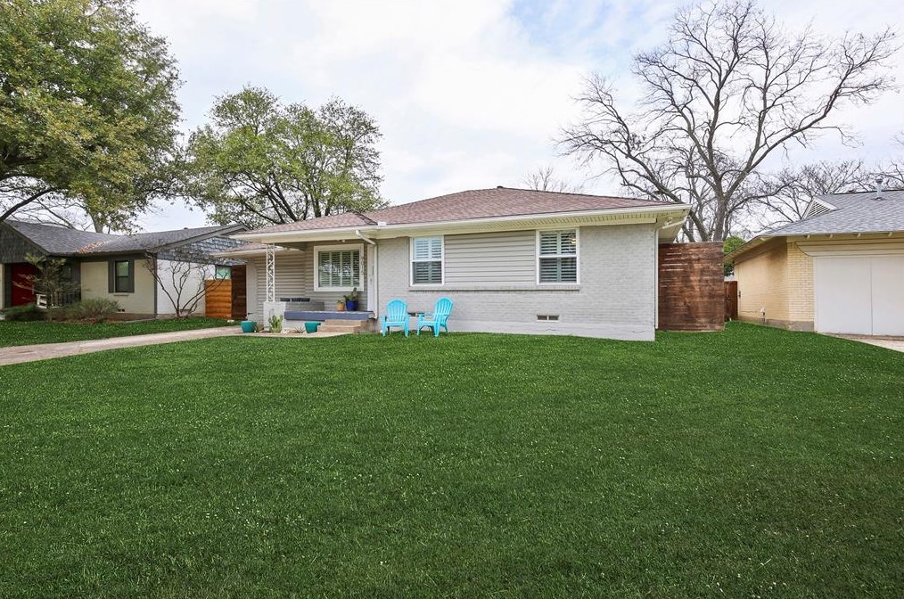 9015 Longmont Dr, Dallas TX  75238-3539 exterior