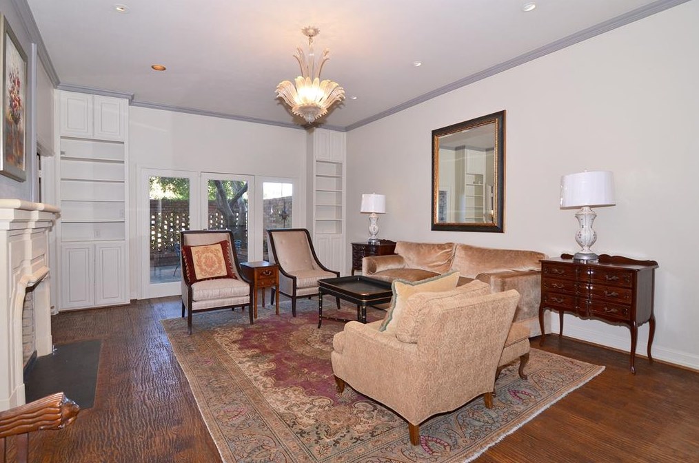 12460 Montego Plz, Dallas TX  75230-1724 exterior