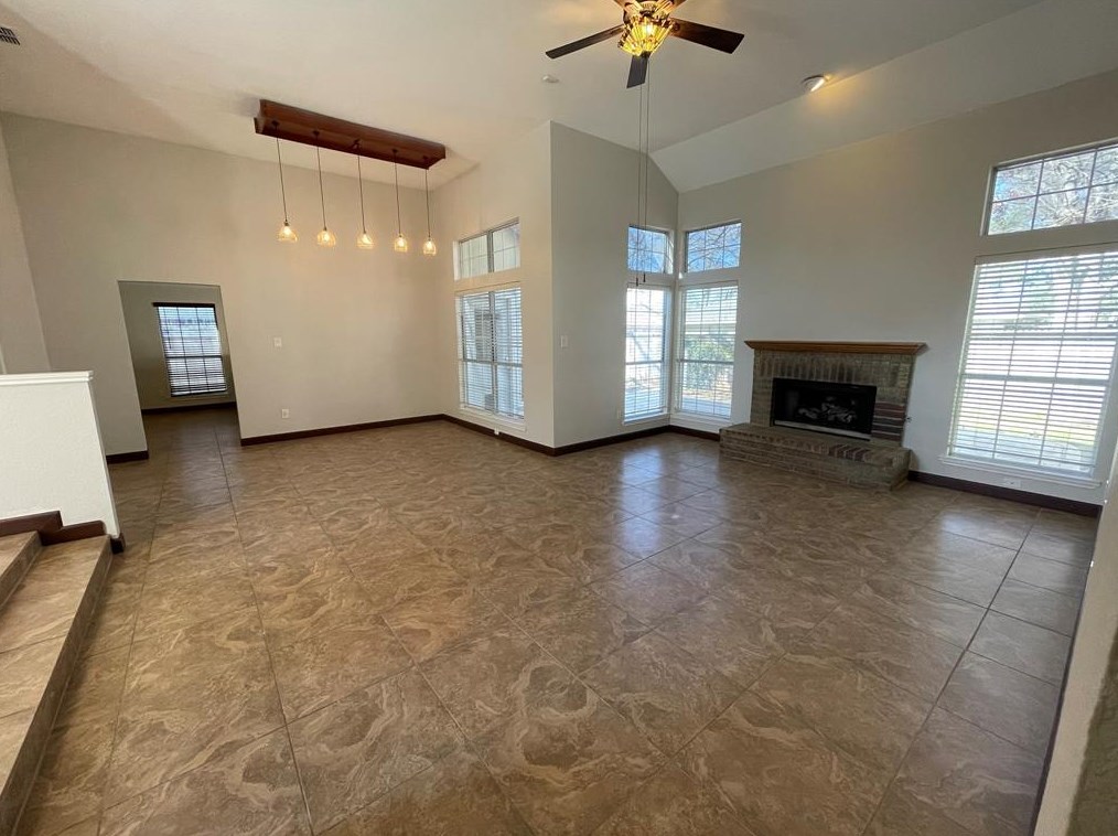 2118 Wedgewood Dr, Grapevine TX  76051-6090 exterior