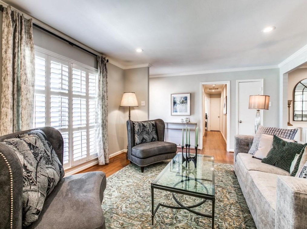 3636 Regent Dr, Dallas TX  75229-5244 exterior