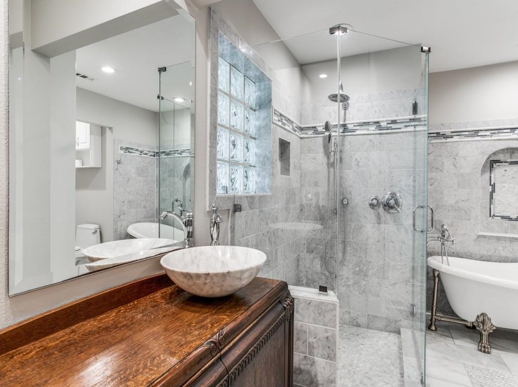 3636 Regent Dr, Dallas TX  75229-5244 exterior