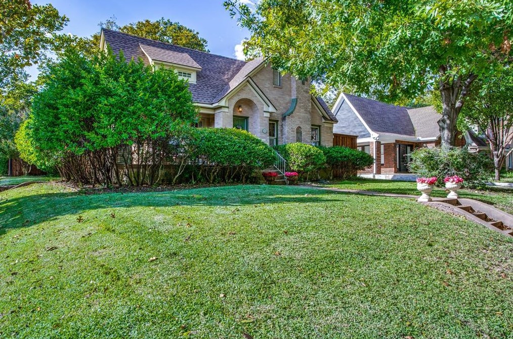 1101 Winnetka Ave, Dallas TX  75208-3755 exterior