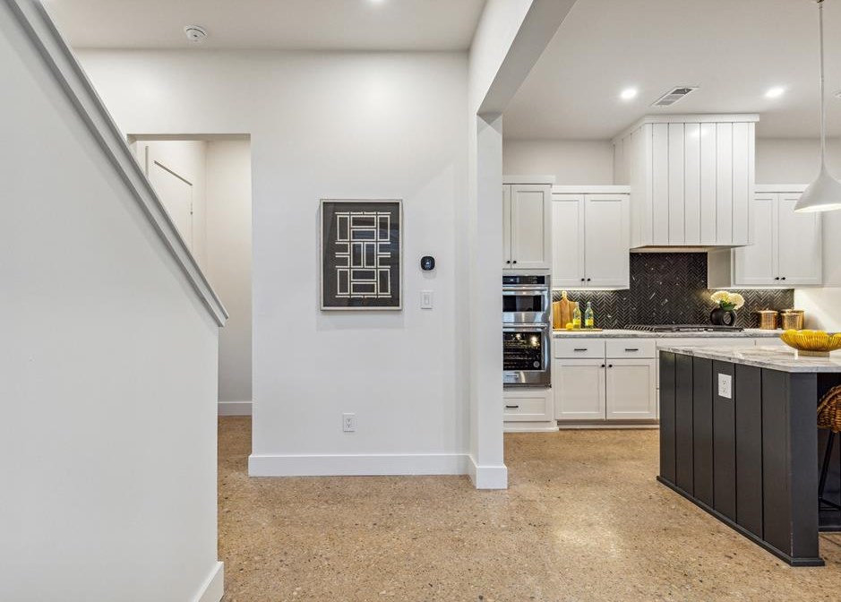5140 Lahoma St, Dallas TX  75235-8821 exterior