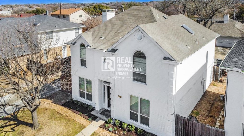 2543 Melissa Ln, Carrollton TX  75006-2736 exterior