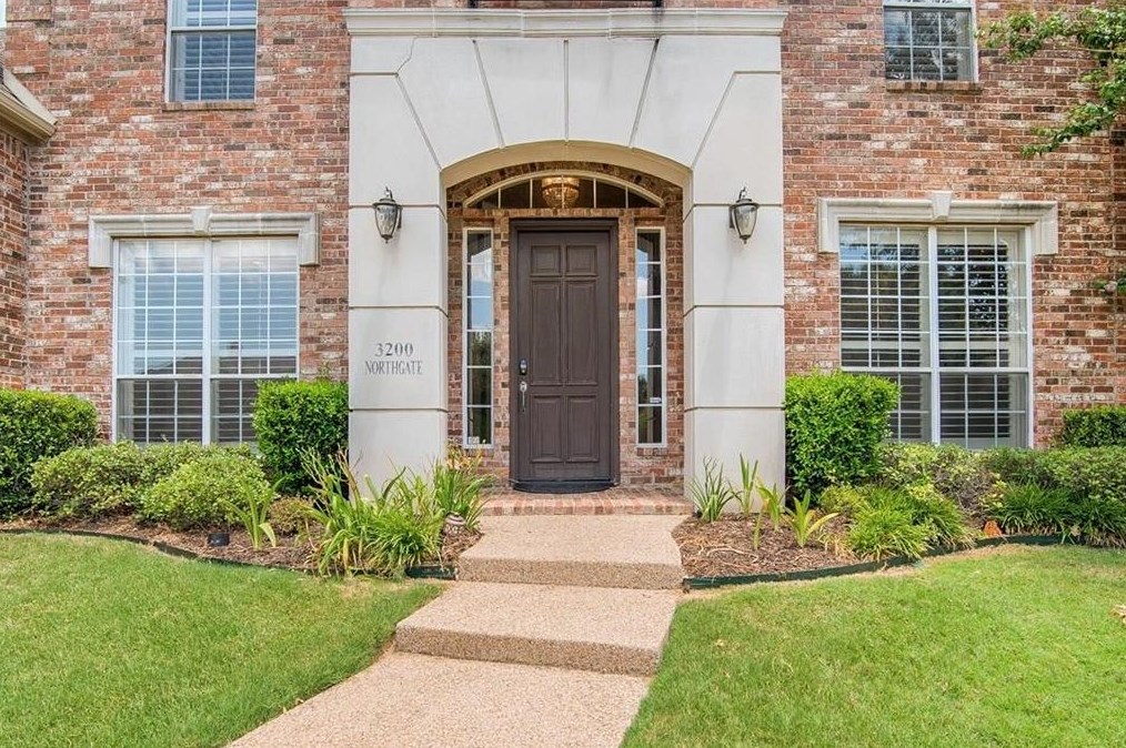 3200 Northgate Dr, Plano TX  75093-3338 exterior