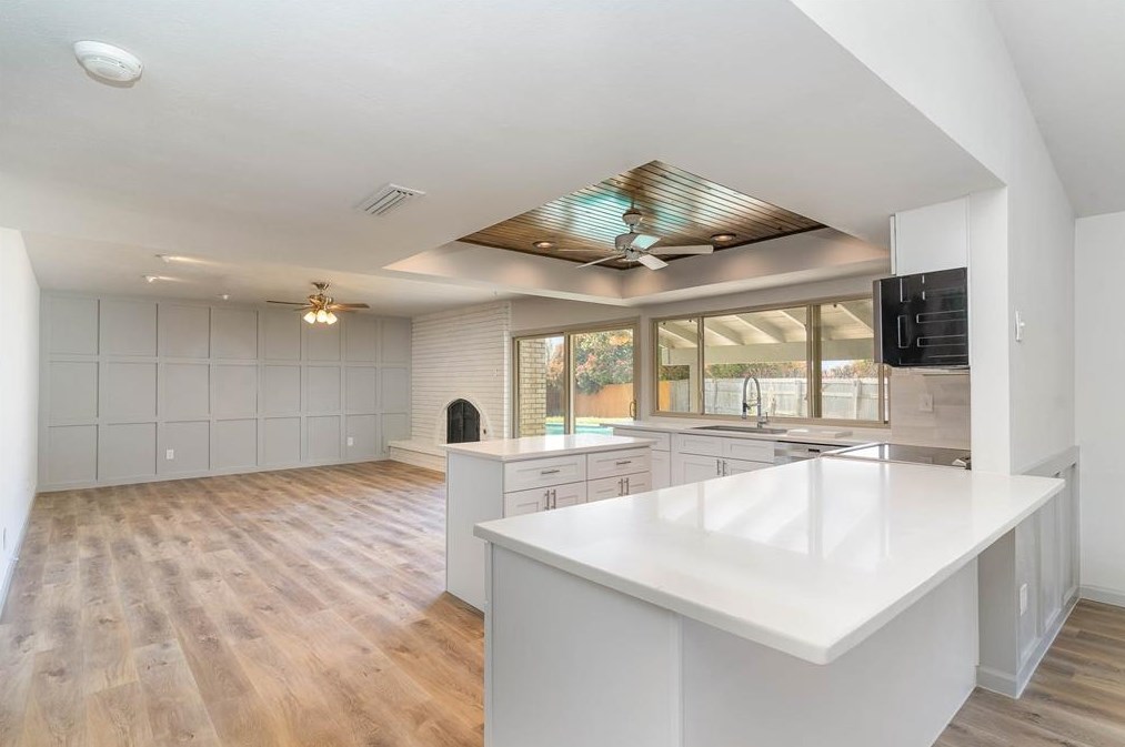 3130 Barton Rd, Carrollton TX 75007-3501 exterior