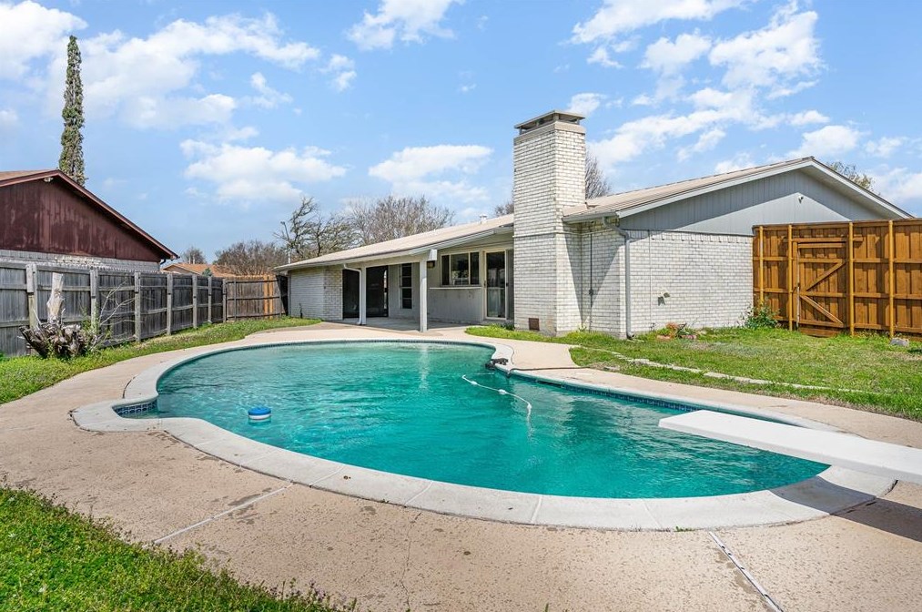 3130 Barton Rd, Carrollton TX 75007-3501 exterior