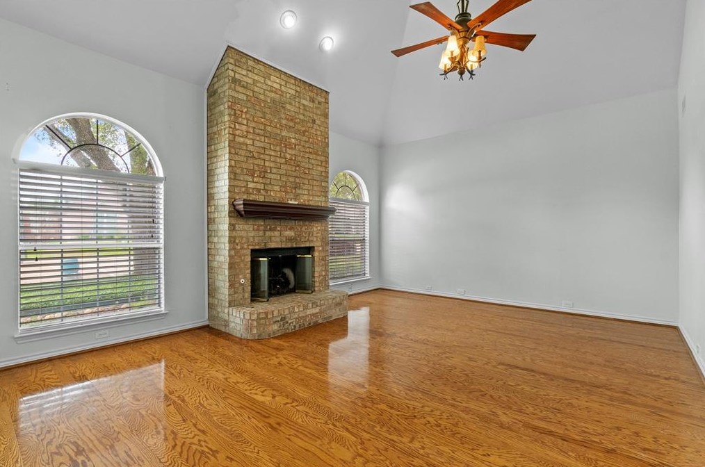 4043 Timberglen Rd, Dallas TX  75287-5035 exterior