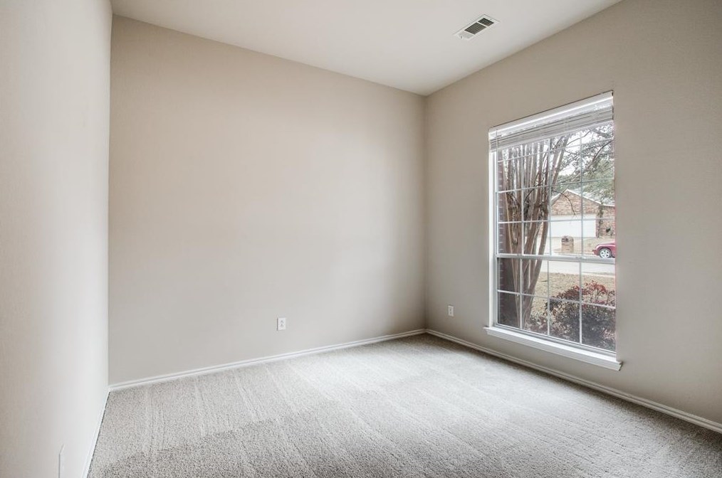 7231 Summit Parc Dr, Dallas TX  75249-4000 exterior