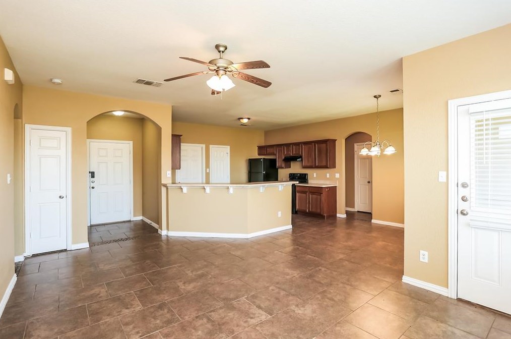 234 Kennedy Dr, Crowley TX  76036-4057 exterior