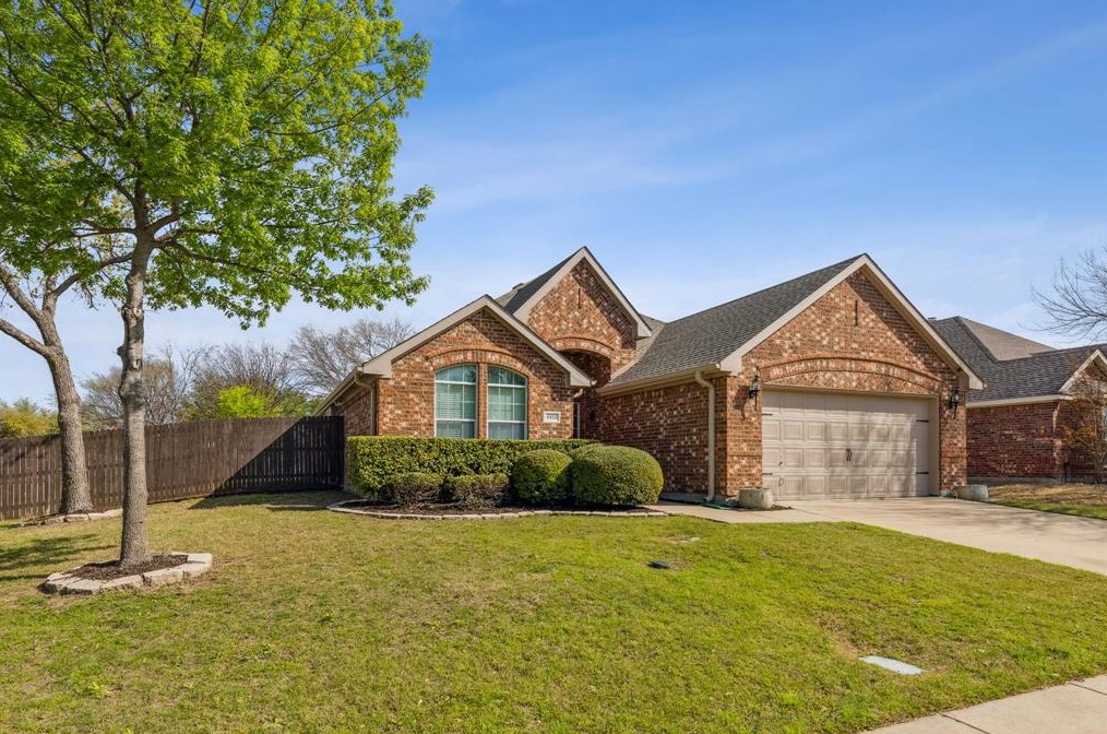 8424 Green Ash Dr, Mckinney TX  75071-4709 exterior