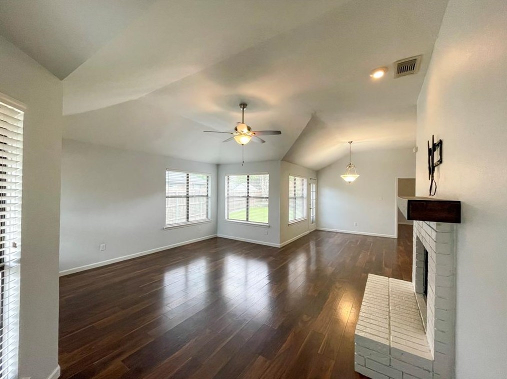 204 Nixon St, Coppell TX  75019-4807 exterior