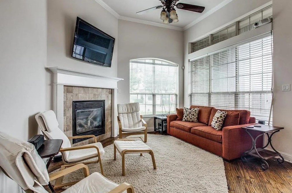 2203 Kirby St, Dallas TX  75204-4626 exterior