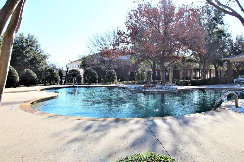3033 Stone Forest Cir, Mckinney TX  75070-2493 exterior