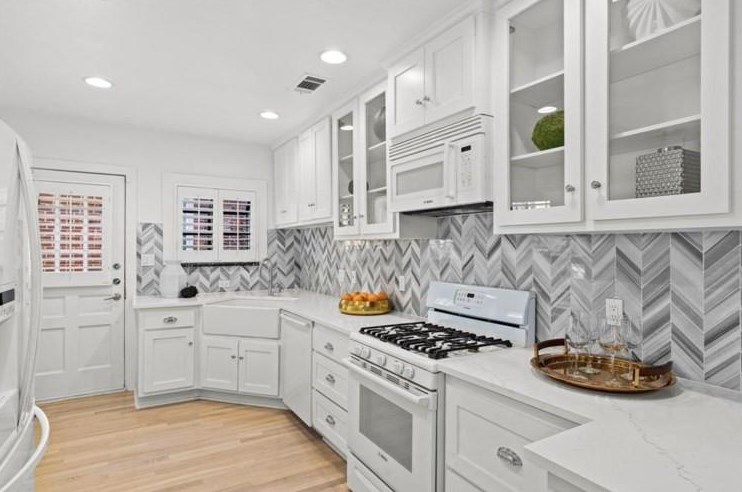 3622 Versailles Ave, Dallas TX  75209-6207 exterior