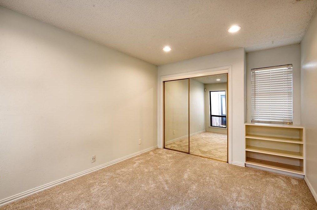 12219 Wightman Pl, Dallas TX 75243-4544 exterior