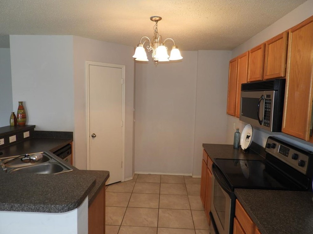 9501 George Bush Dr, Mckinney TX  75070-5806 exterior