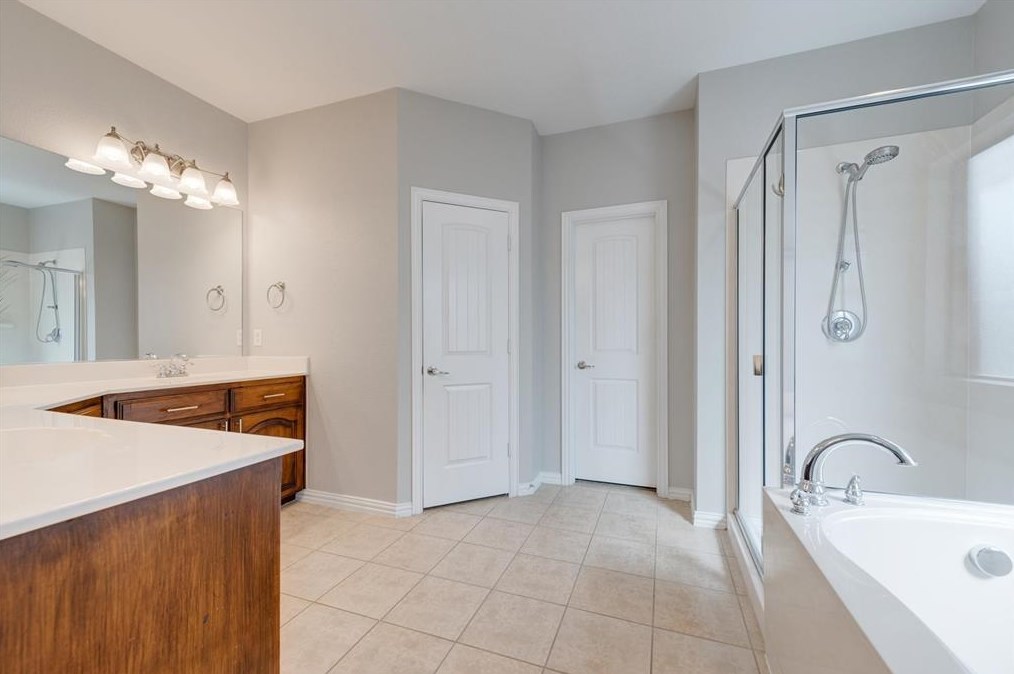 2708 Las Ventanas Trl, Fort Worth TX  76131-2807 exterior