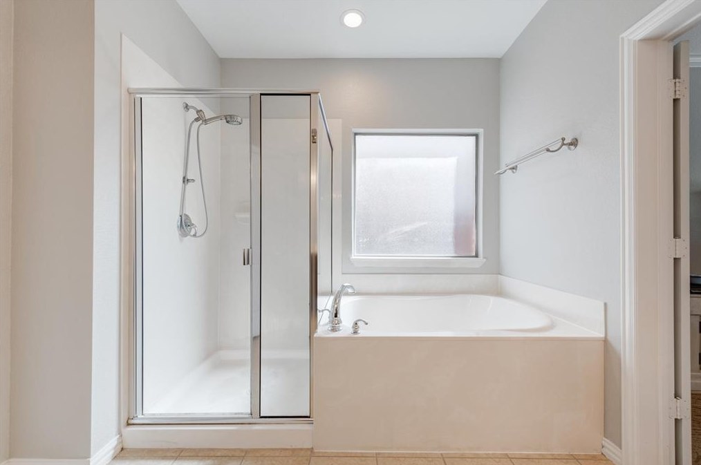 2708 Las Ventanas Trl, Fort Worth TX  76131-2807 exterior