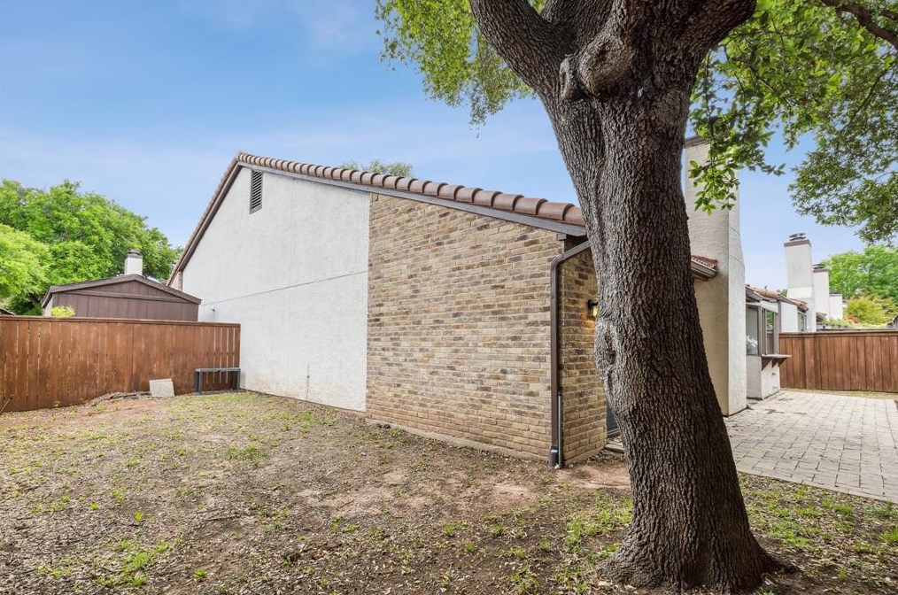 18040 Midway Rd, Dallas TX  75287-6503 exterior