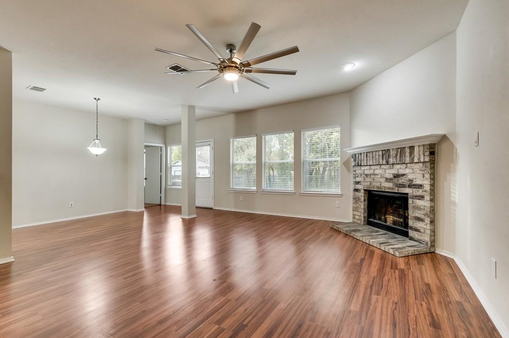 1729 Ironworks Dr, Dallas TX  75253-3839 exterior