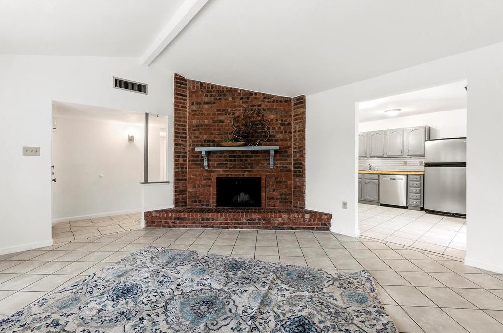 4310 Via Barcelona, Mesquite TX  75150-4319 exterior