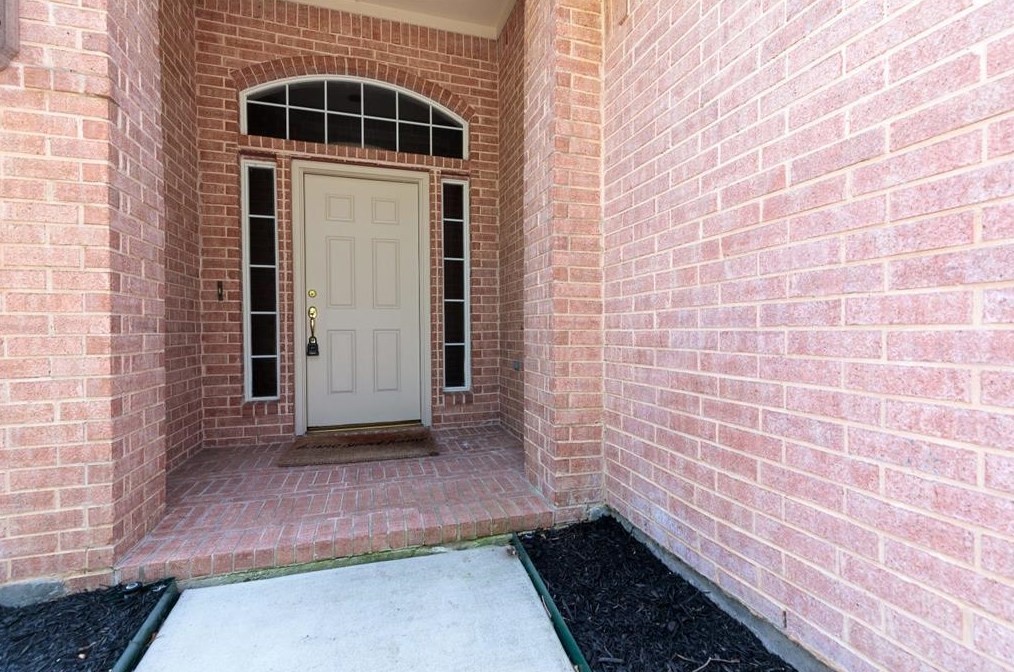 404 Lakewood Dr, Roanoke TX  76262-5296 exterior