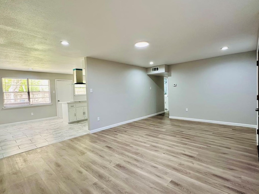 2713 Rosewood Dr, Mesquite TX  75150-1944 exterior