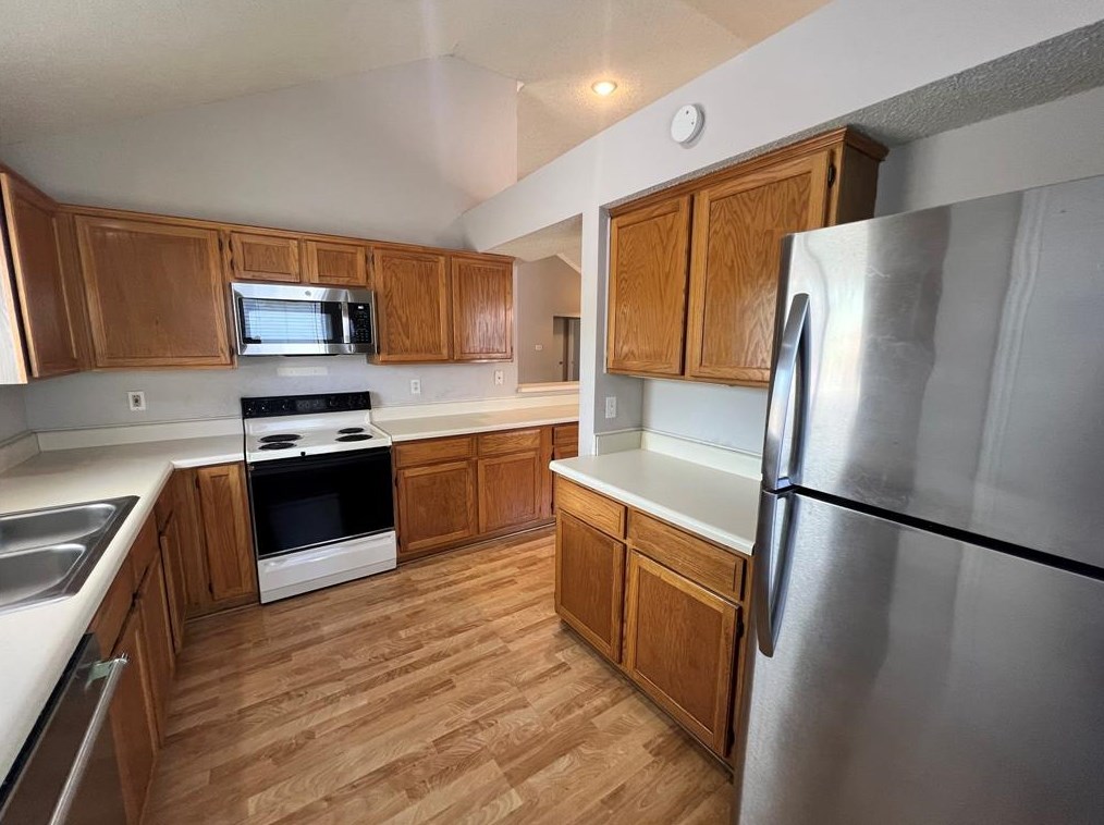 2701 Knights Bridge Dr, Rowlett TX  75088-4928 exterior